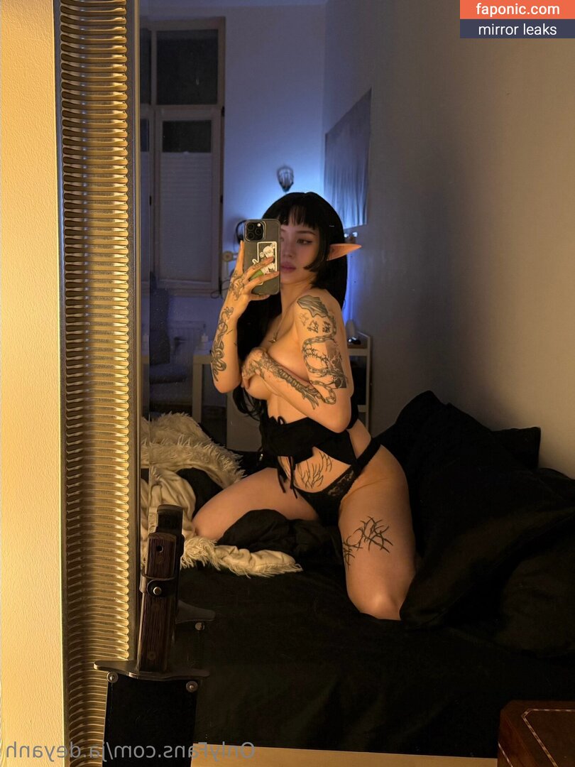JadeyAnh, ja.dey, vylerria Nude Leaks  Photo #3