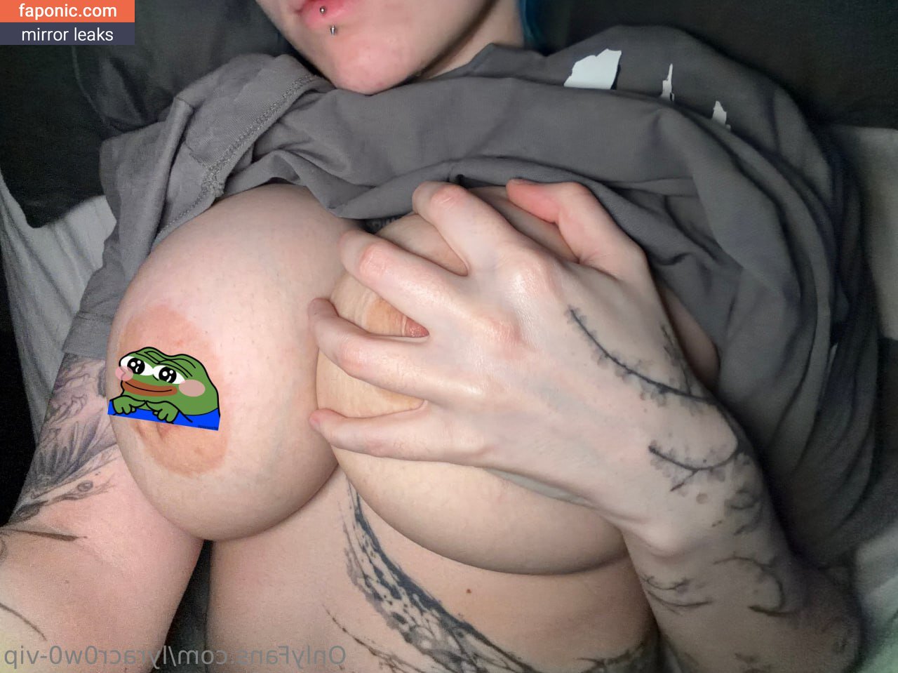 Lyra Crow (lyracr0w0)