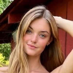 Willow Hand Deepfake