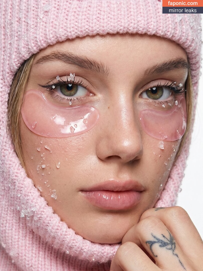 Lia Sikora - @ liasikora