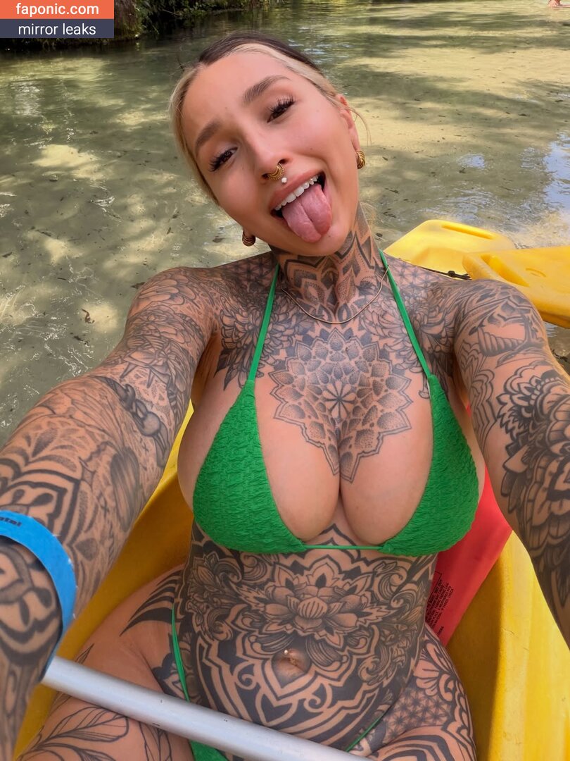 Split_tongue_bri