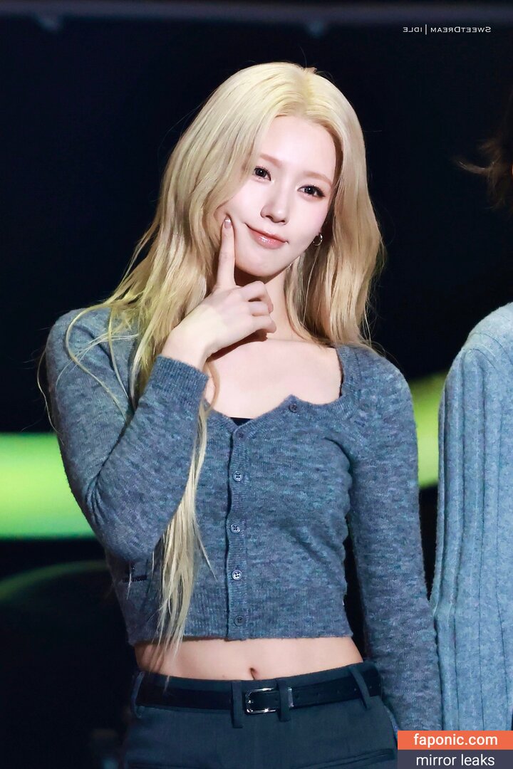 Cho Mi-yeon (Miyeon) - i-dle [(G)I-dle]