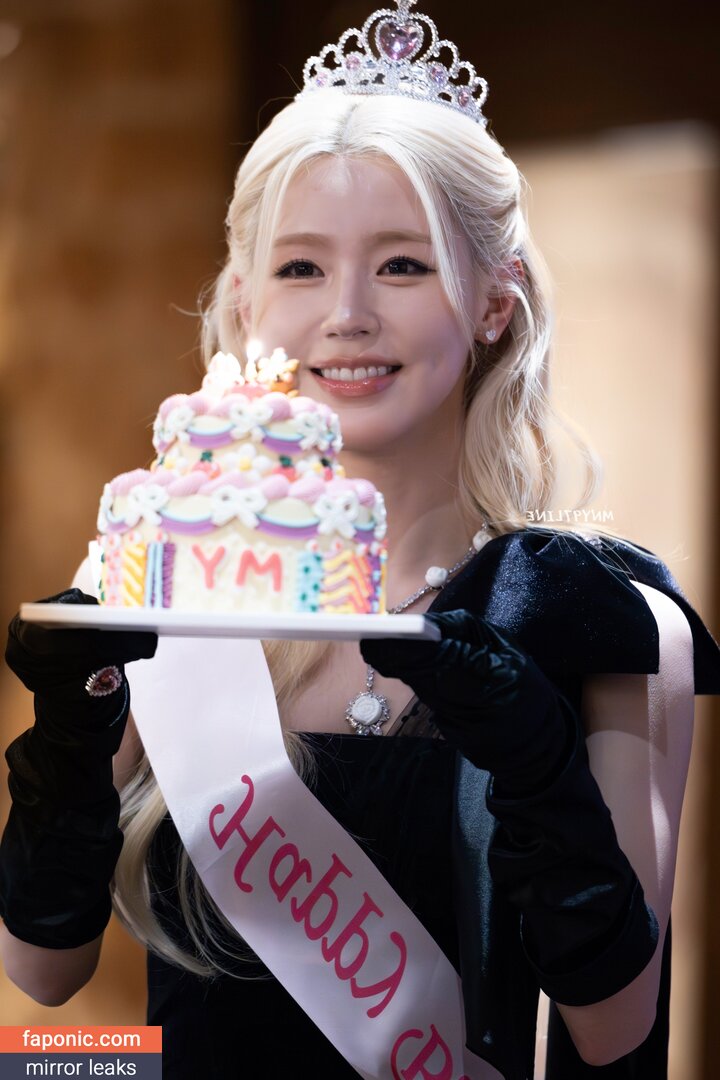 Cho Mi-yeon (Miyeon) - i-dle [(G)I-dle]