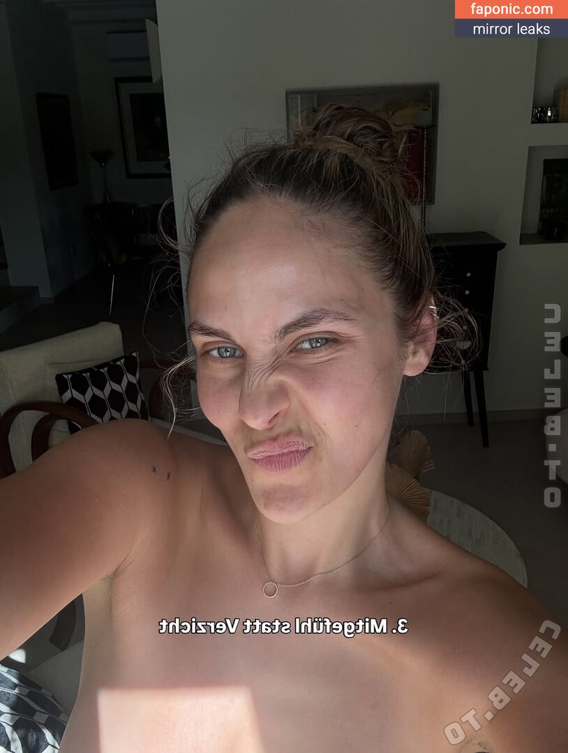 Elena Carri&egrave;re