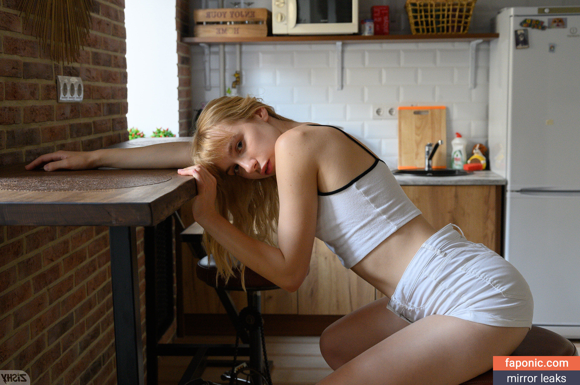 [Fetish] Puffy Nipples