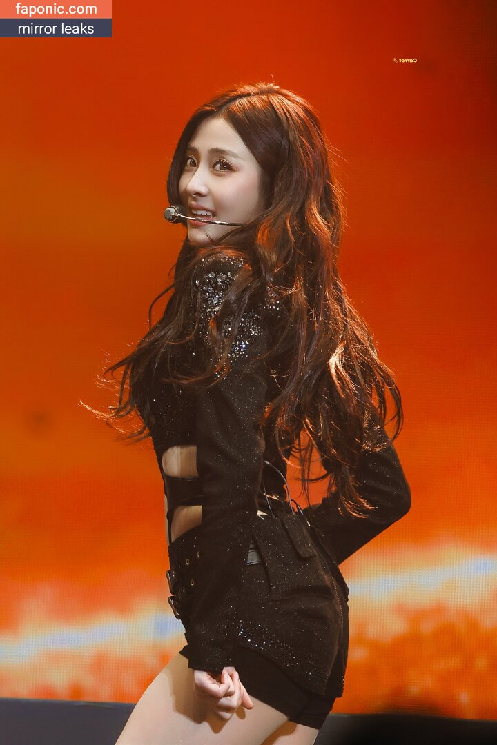 Huh Yunjin 허윤진