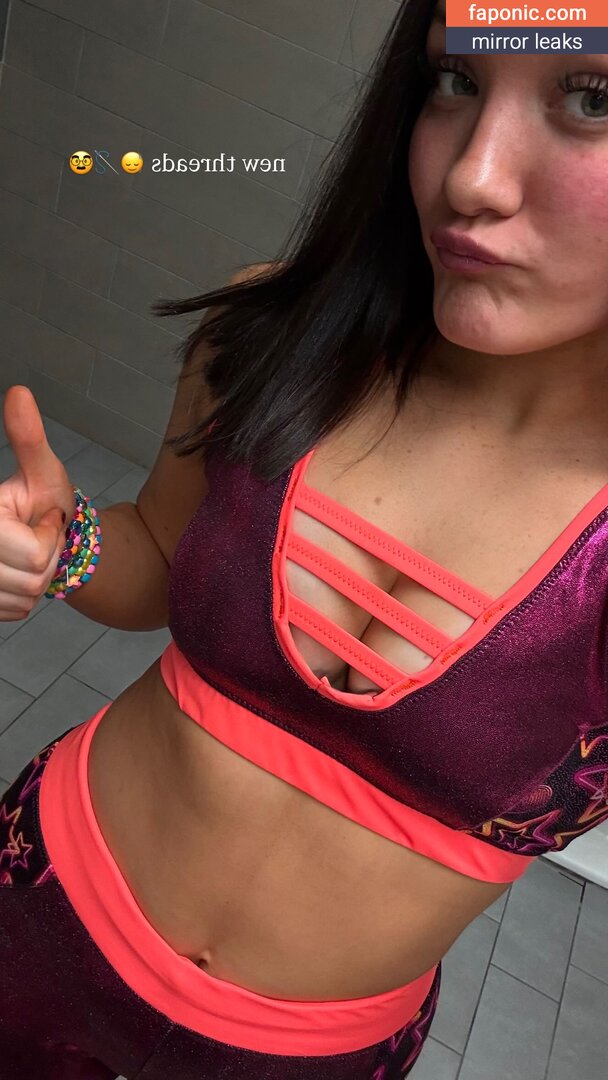 Izzy Moreno / ItsIzzyMania