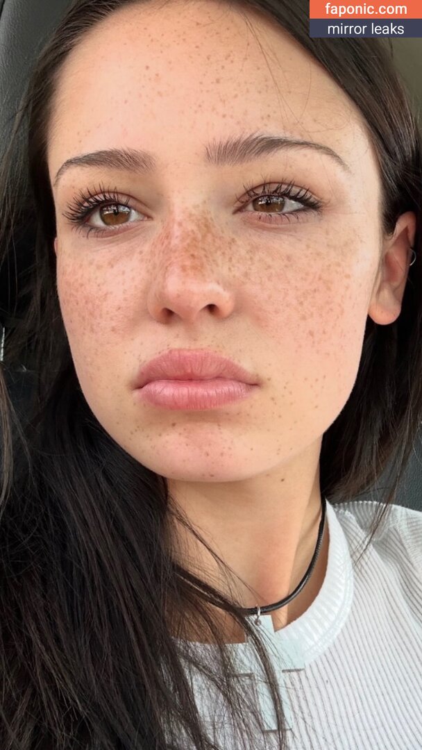 Mazzy Joya / mazzyjoya / petalspliff