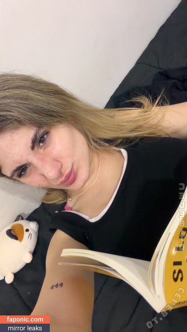 Naomi Blond