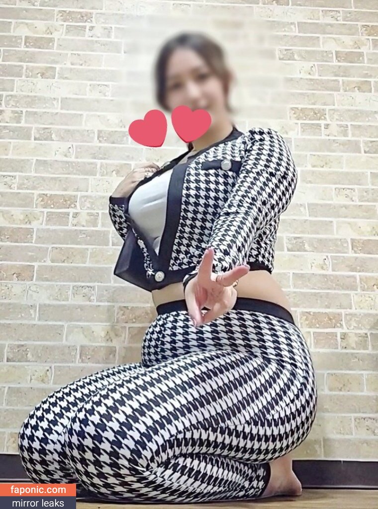 nene_booty
