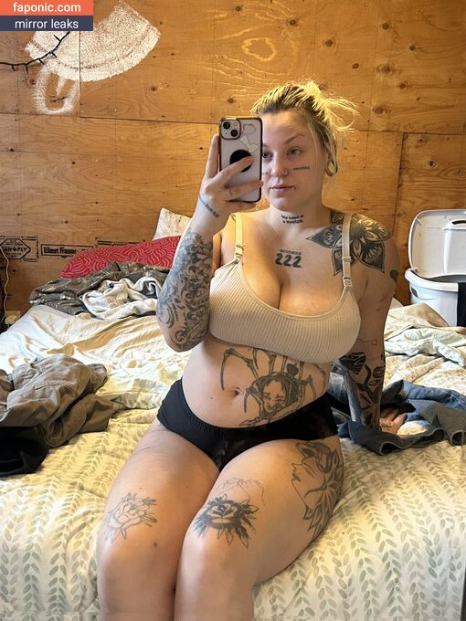 Sexy Tatted Supernova00