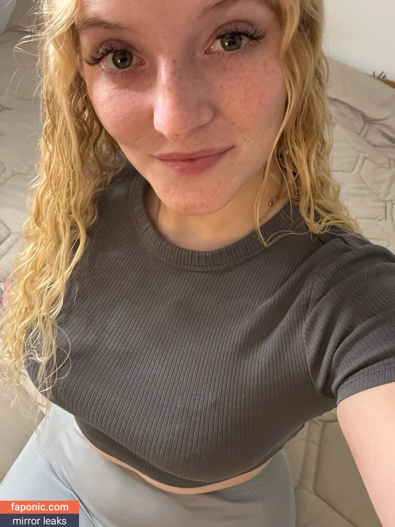 Sophie Cute06