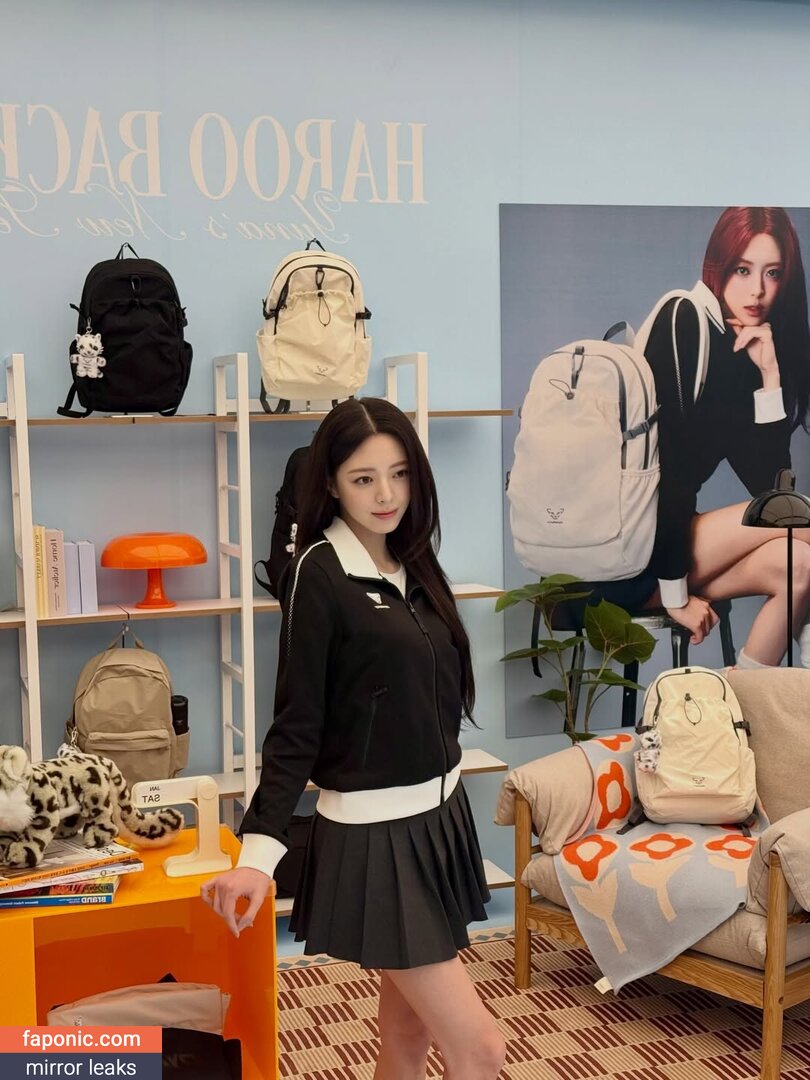 Yuna - ITZY (유나, Shin Yu Na)