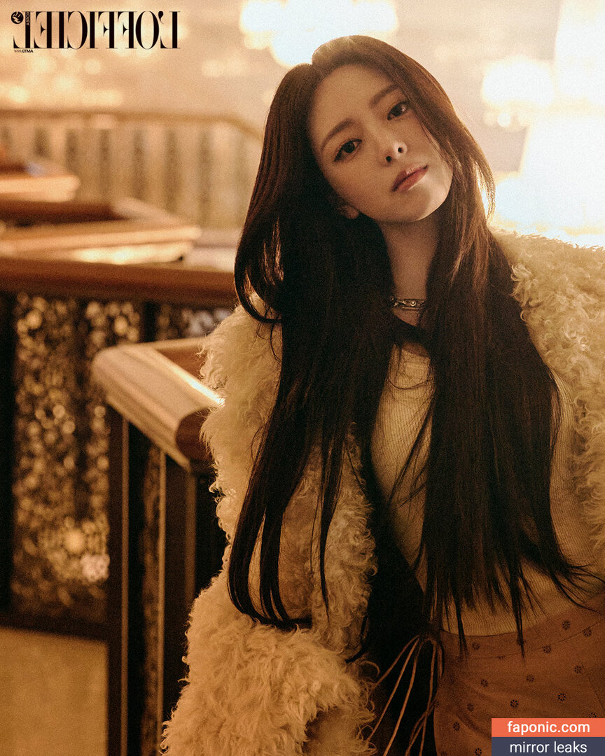 Yuna - ITZY (유나, Shin Yu Na)